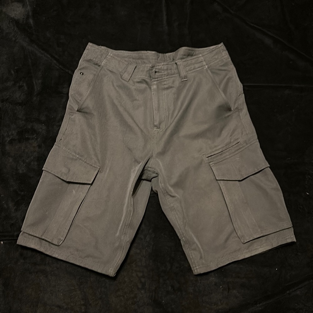 The North Face cargo shorts 32
